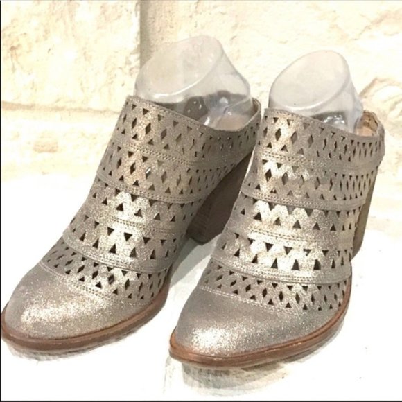 Steve Madden Gold Dust Harmony Stacked Heel Mule - Picture 2 of 10